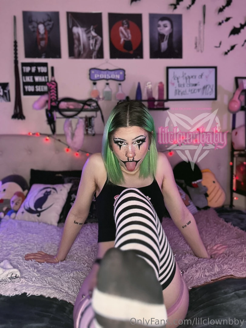 Get this post to tip goal and i ll post a bunch of cute pussy pics on part 2 