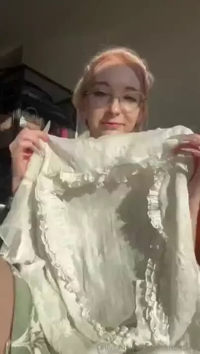 While most people of the world is preparing their halloween costumes i part 3 