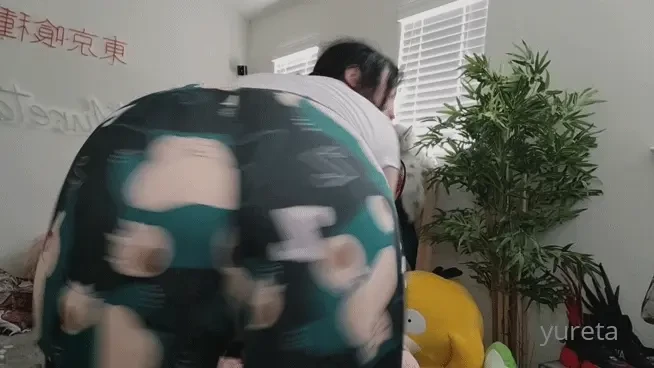 Yall wanna see a white girl shake some ass try to at least kek i ll be 