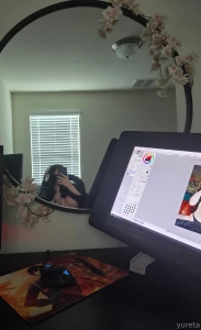 Booba and what s that i see thigh squish