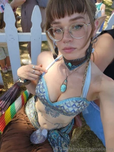 Hi guys no sexy selfie tn bc i still have some catching up to do so part 1