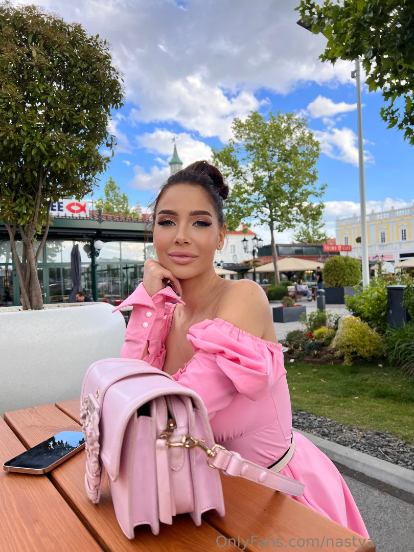 Will you treat me to coffee 