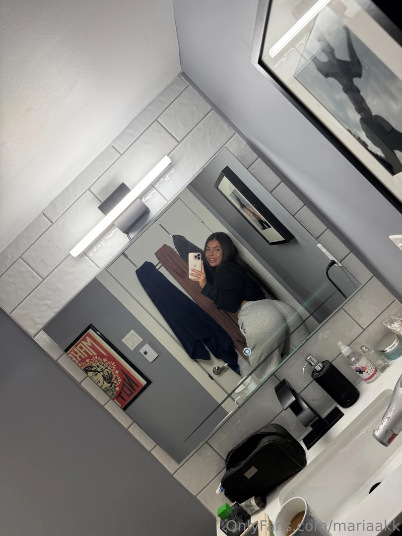 Pre shower selfie part 4 