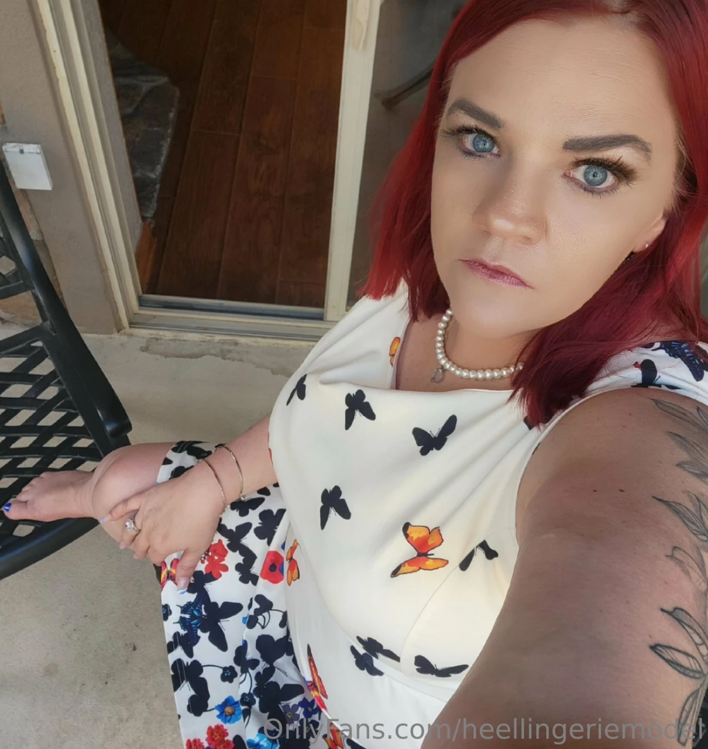 Who loves portrait and feet pictures feet fotfetish feetmails toes 