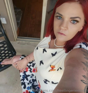 Who loves portrait and feet pictures feet fotfetish feetmails toes