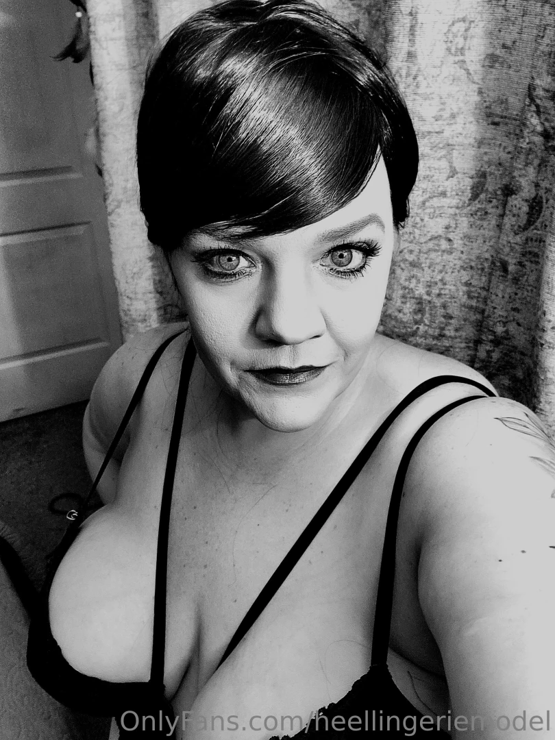 Preview of what i love portrait boudoir boudoirphotography altmodel part 1 