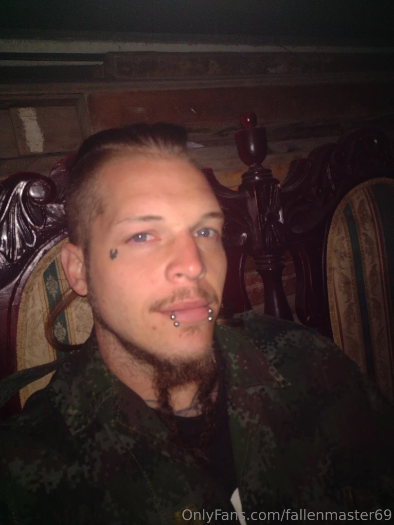 Think i woke up in a good mood today wonder how m good day y all 