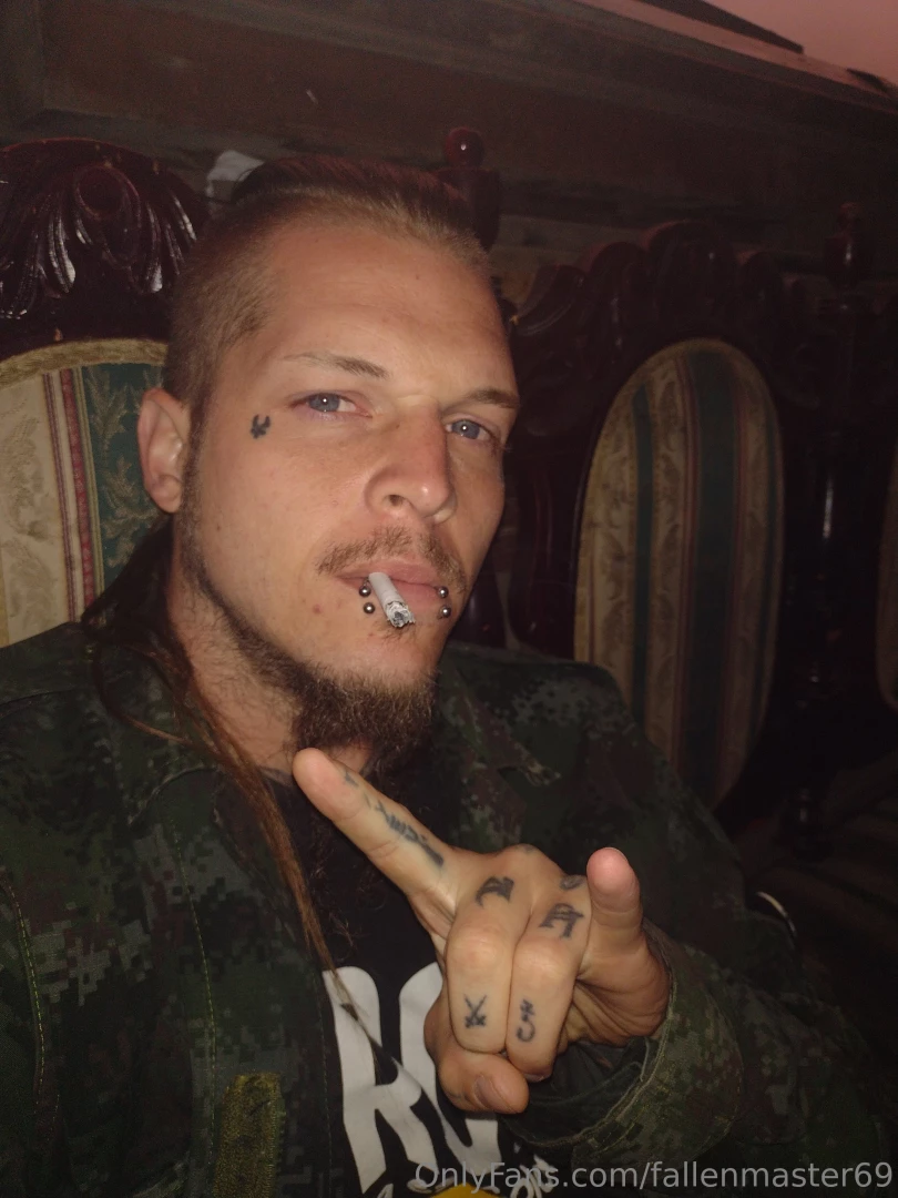 Fucked some pussy last night and now daddy wants you to suck that dick 