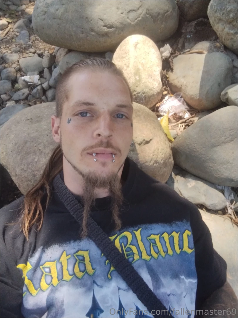 A little break from the crazy street life and went by the river to part 2 