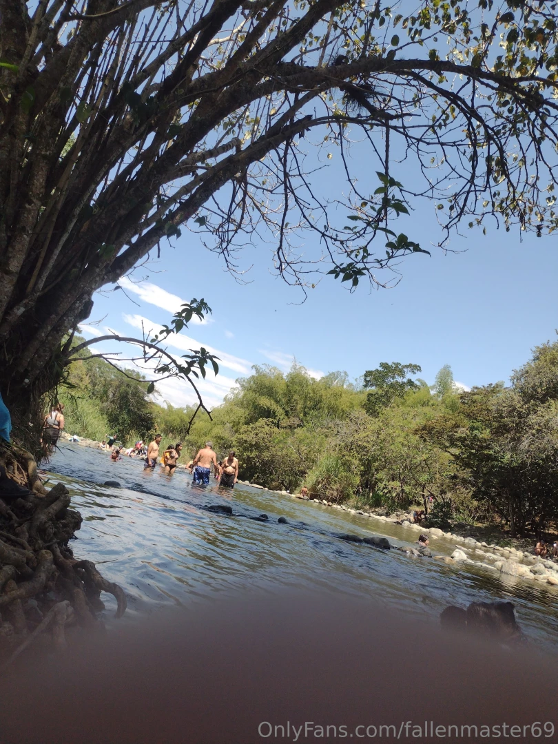 A little break from the crazy street life and went by the river to 