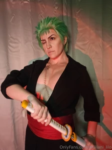 How i try to hide my titties when doing male characters thank god zoro part 1