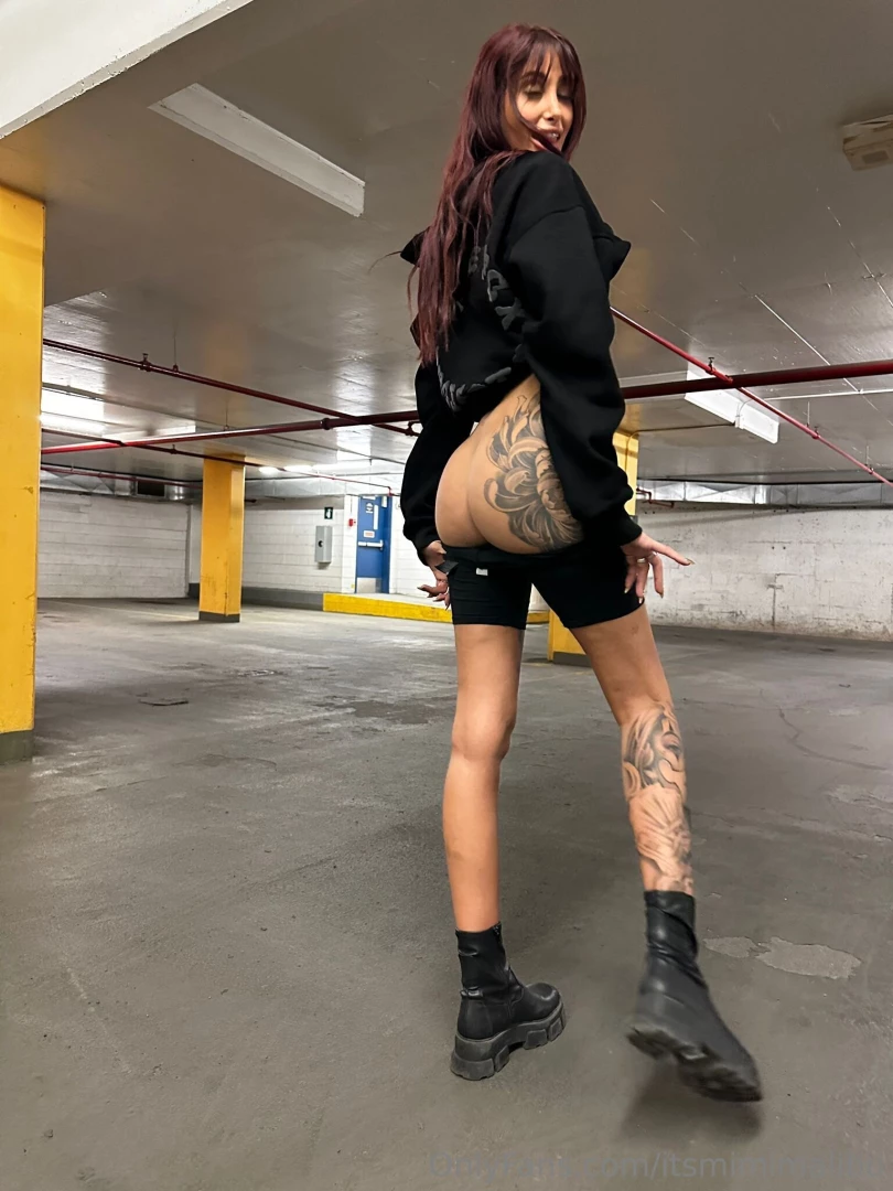 No ones in the parking garage i guess i will play by myself 