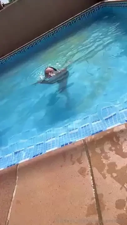 No quiero salir de mi piscina part 1 