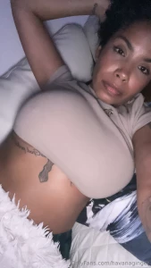 Y all boring asf i m tryna show you what s under the shirt papi