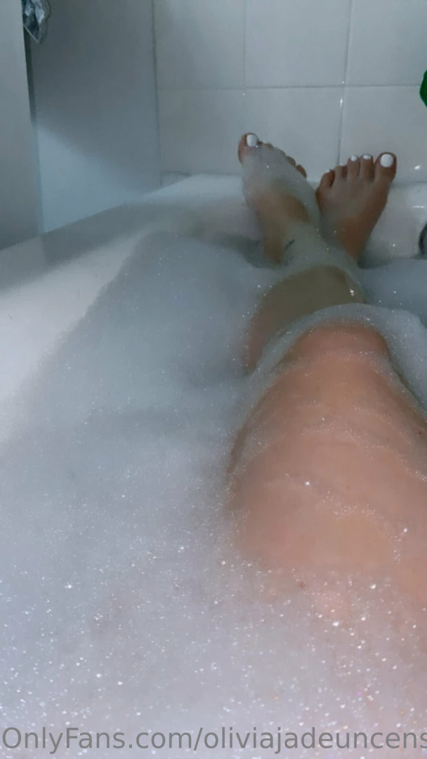 Do you wanna get in the bath with me daddy 