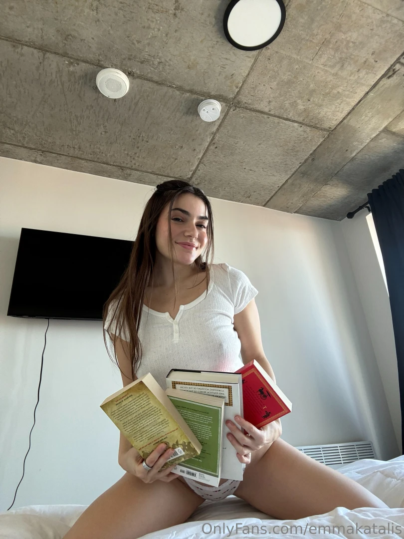 Sundays are for catching up on my fave books 