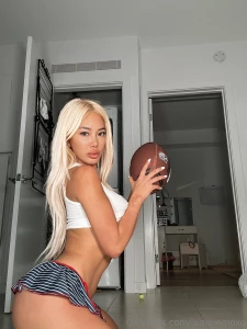 Your tight end looks like it needs a little hands-on coaching 10 to