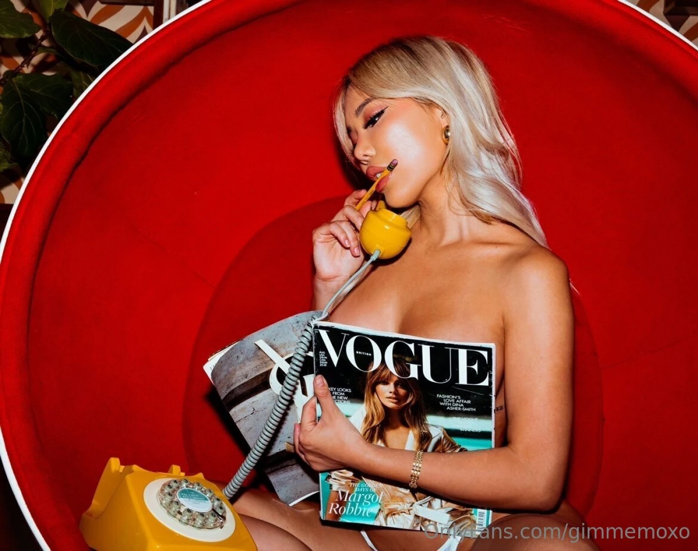 Pick up the phoneeee baby 