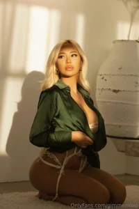 If you message me i ll send you a sexy morning treat part 1