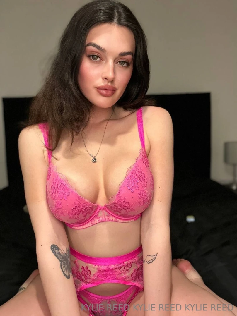 I just wanna make you smile and maybe a little more kyliereedprivate 