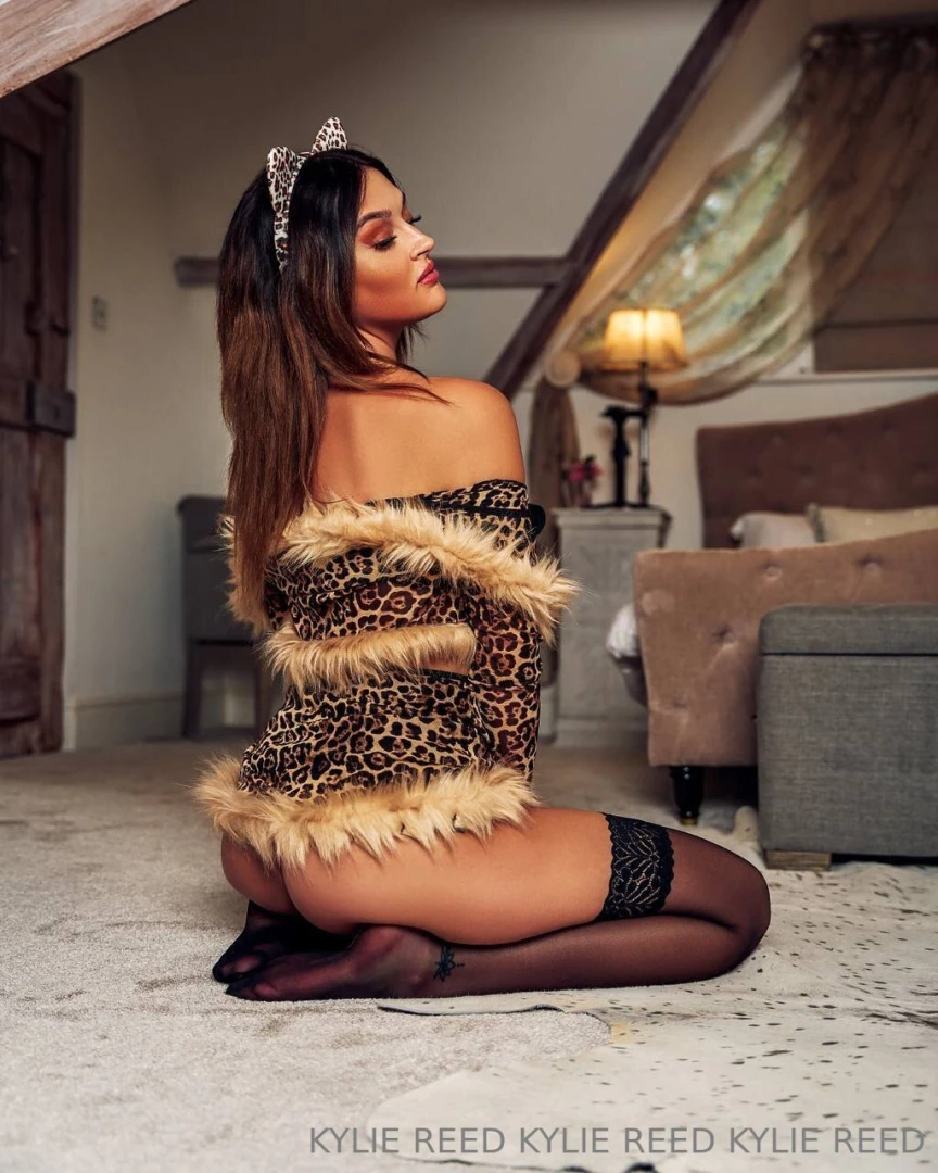 Don t just dream about it babe come live it with me kyliereedextra 