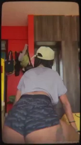 Check this babe out i can move my black ass in wildest way would you