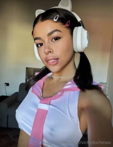 Alishabright is wet right now lusty princess alishabright wants to part 859