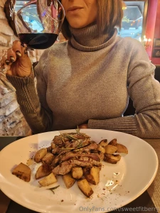 Mmmmm buon appetito chi mi offre il pranzo gli regalo due foto nel