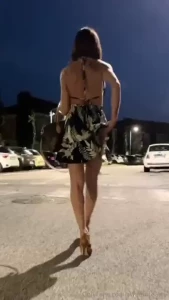 Buona serata anche a te e si io esco sempre senza niente sotto