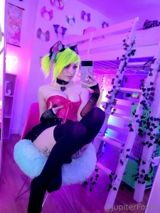 There re never enough ear sets