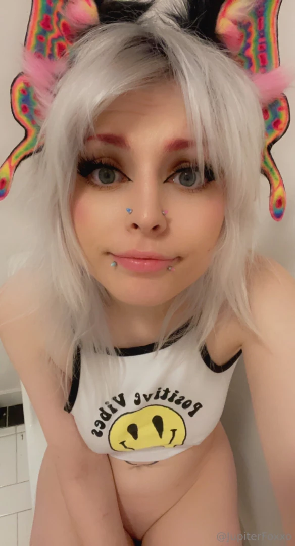 Hiyaa 3 like i said i m gonna try live streaming every sunday so i 