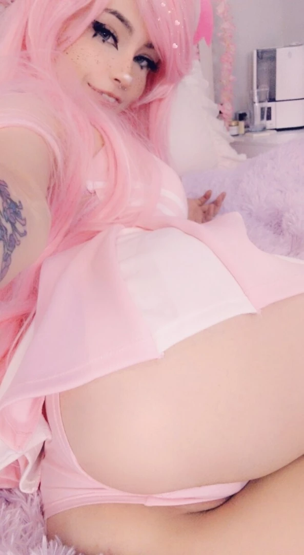 Wagging my tail when i see you 3 there are pussy pics and a couple part 2 