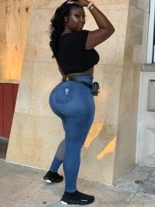 I m a whole damn meal