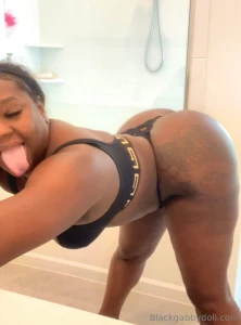 Wanna feel my tongue