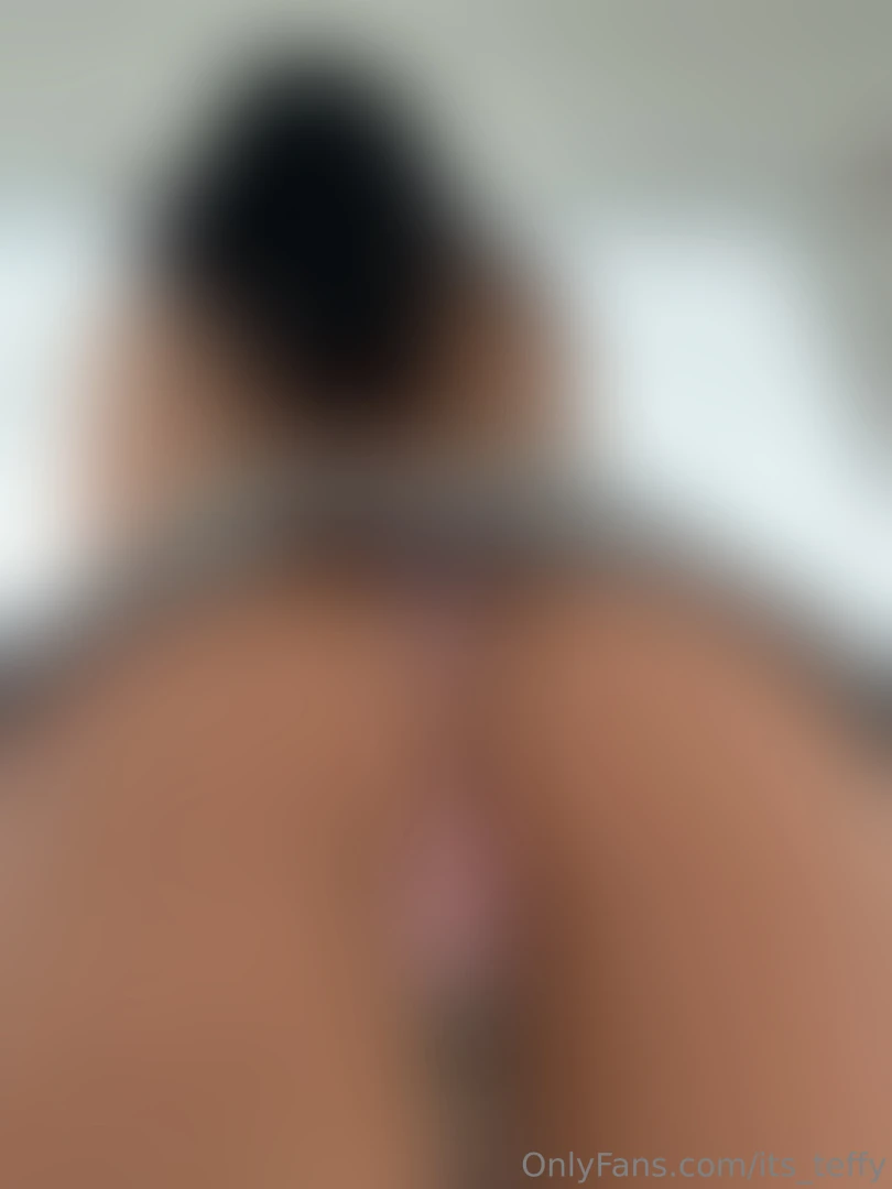 The skirt i wore today is so short that everything can be seen 