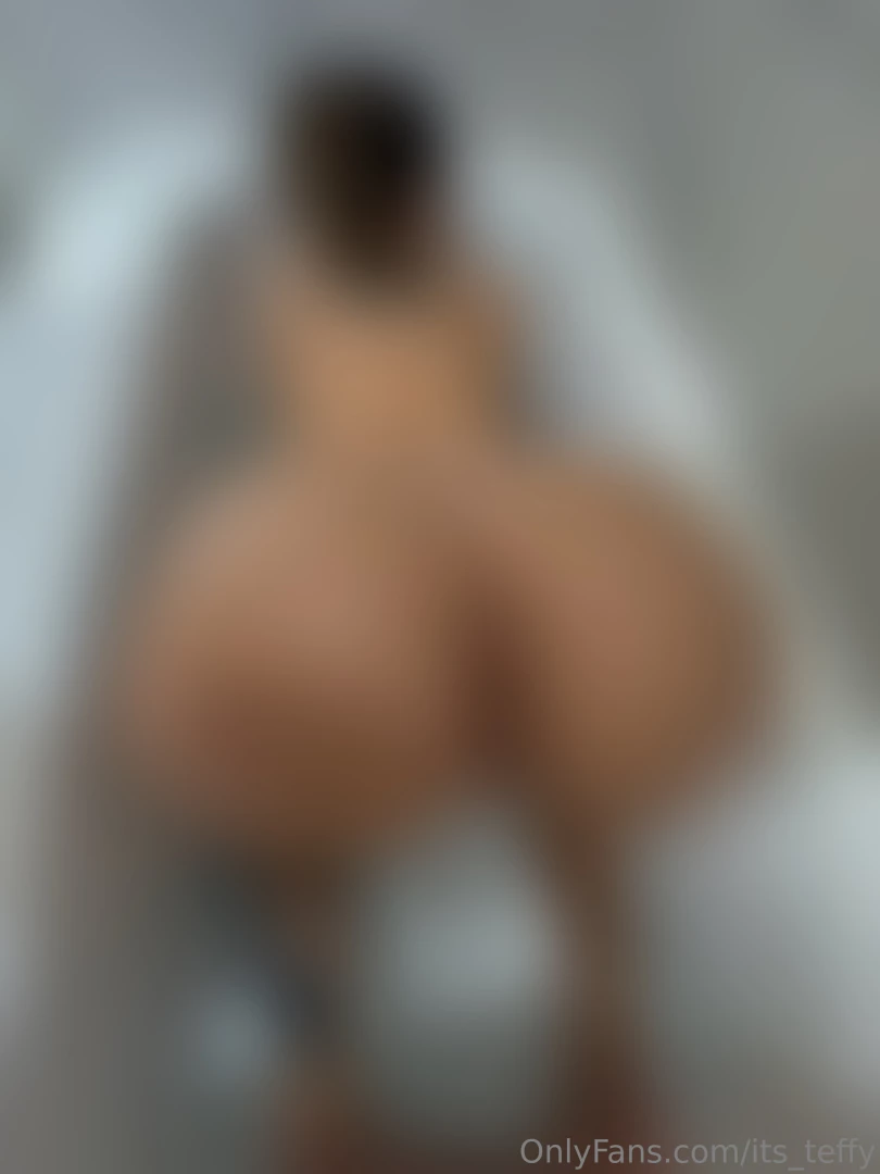 Today i took a hot shower in the bathtub 