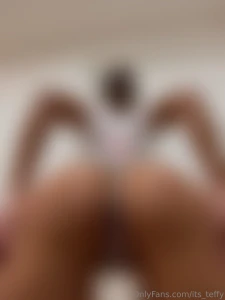 A very hard wedgie to start the week with my new flower thong