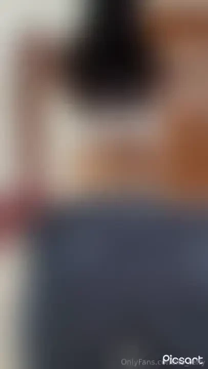 Today i went for a walk with these tight jeans and no thong underneath 