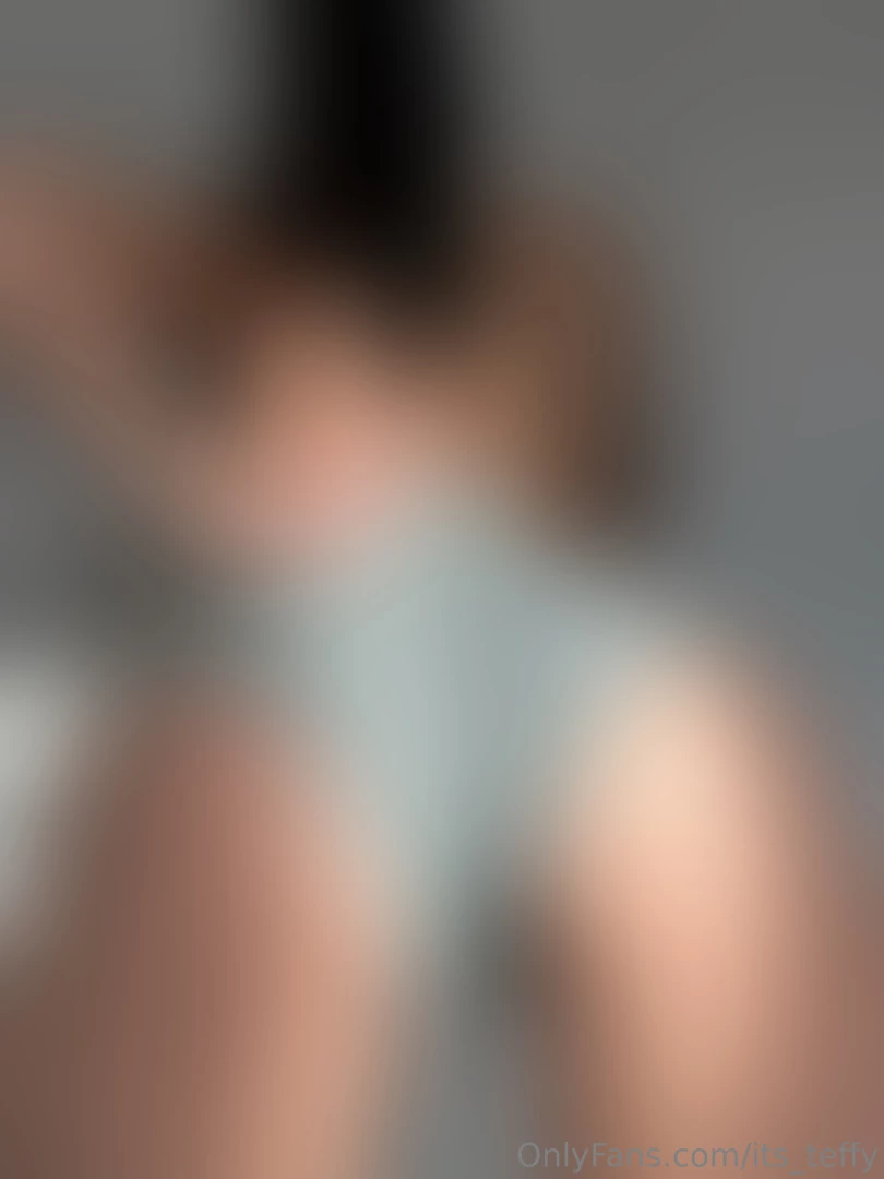 Do you like how my ass bounces when i twerk with these tight shorts 