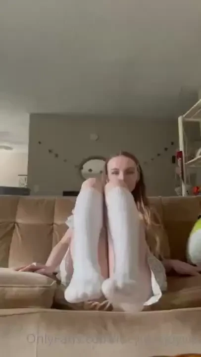 I m starting a new upload schedule soooo welcome to feet fridays haven 