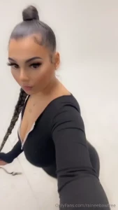 Go follow this baddie cookiecreamsz part 1