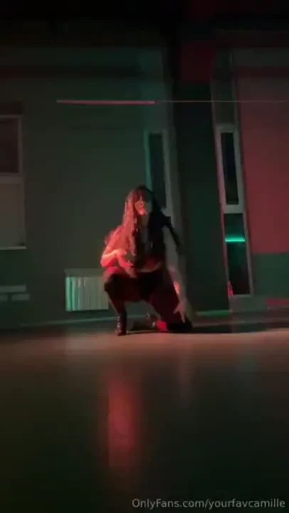 Training smth new here how do you like such style of dance 