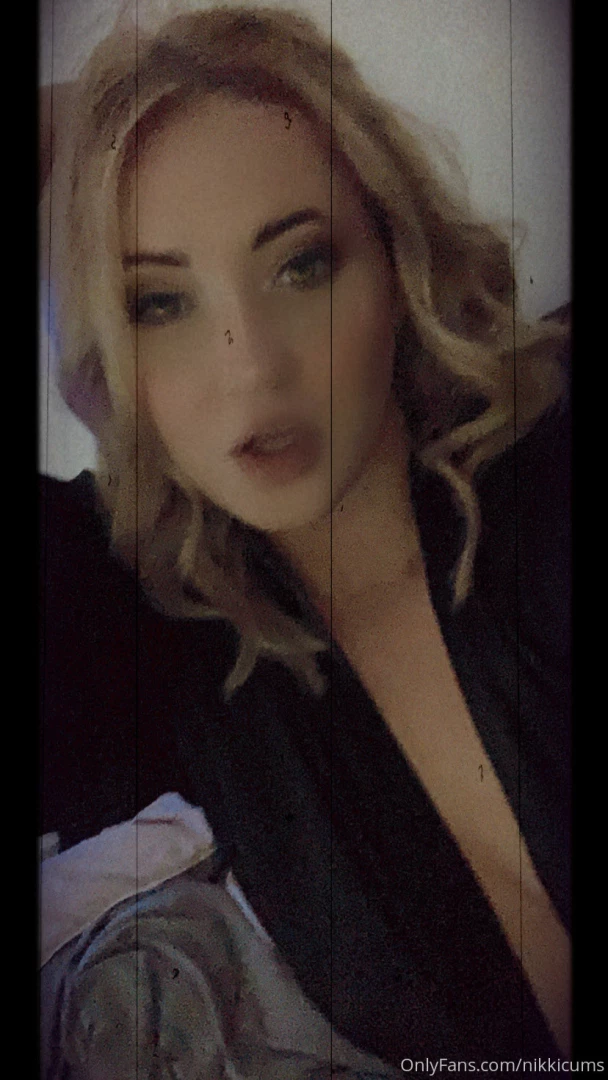 Mondays suck but not like i do i like nothing more than to wrap my 