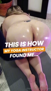 Kmarievelezfree naked on the mat waiting for her yoga instructor you