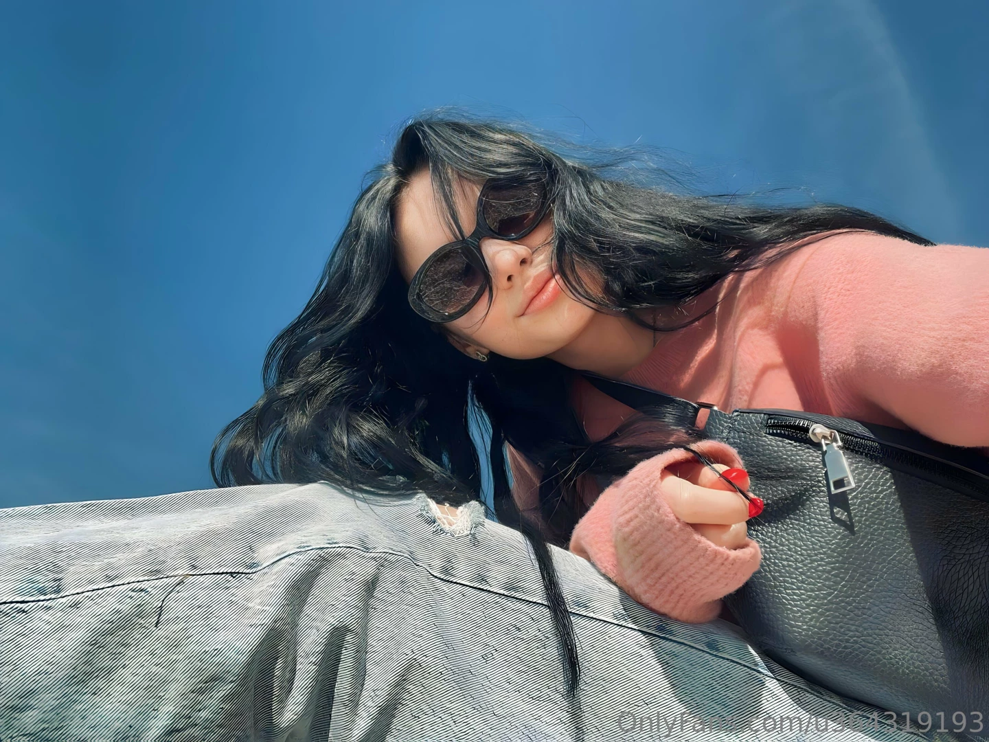 I want to show you the real me hi i m lina i just turned 18 years old 