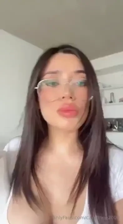 Do you think it s normal that looking at myself in the mirror makes me 