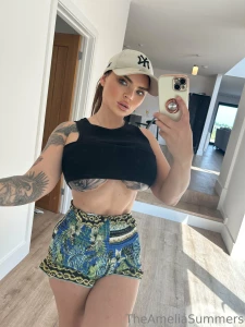 How cool does the under boob look with the ink tho