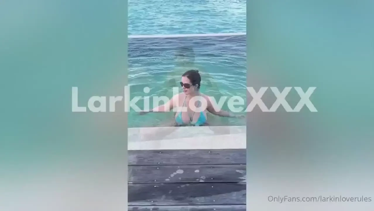 Horny in the pool slow motion twerking this is sir mix-a-lot s biggest 