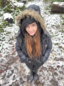 I never wear panties or a bra on my daily walk i hope nobody notices part 1