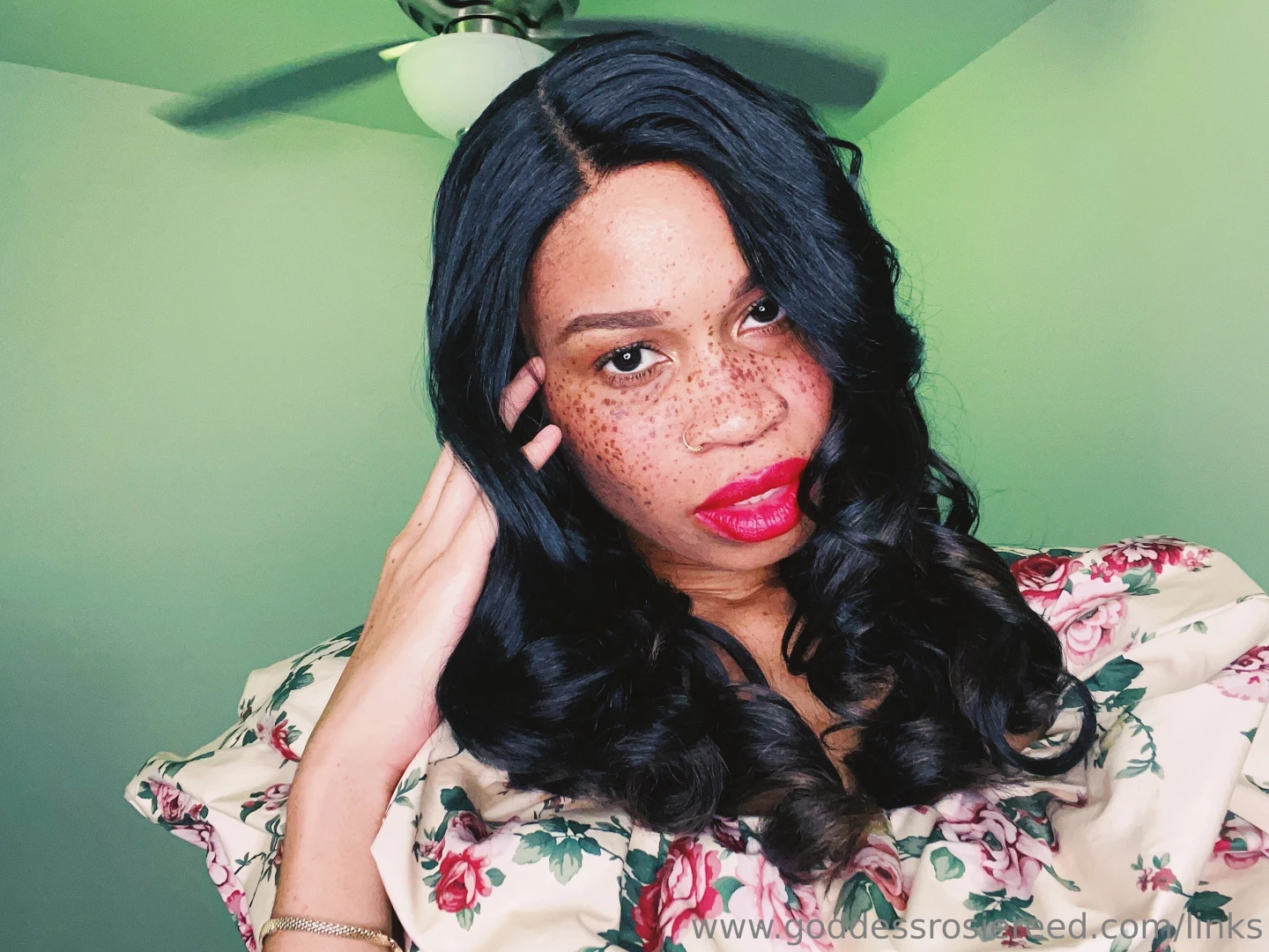 Do my luscious goddess lips excite you of course they do gooner 